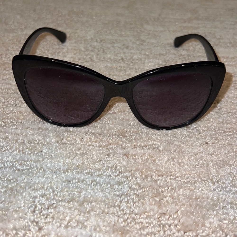 Steve Madden sunglasses